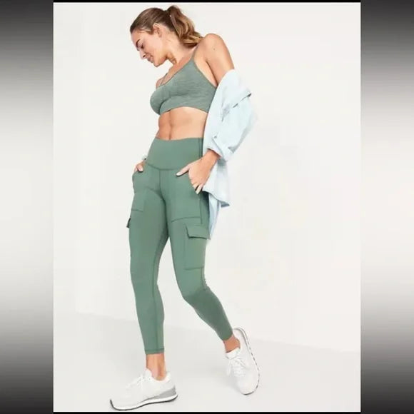 Old Navy High-rise Elevate Legging. Go dry