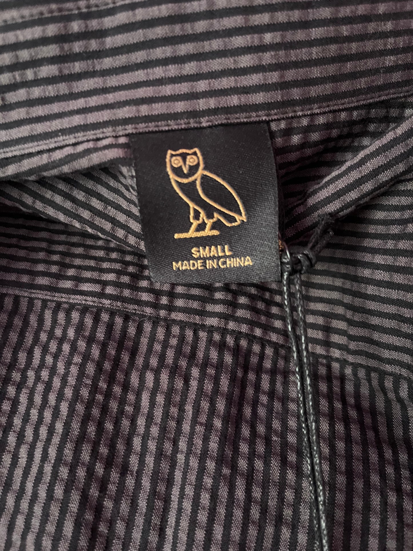 OVO - BLACK SHORT SLEEVE SEERSUCKER BUTTON DOWN SHIRT (SMALL)